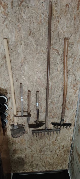 Продаются садовые инструменты
