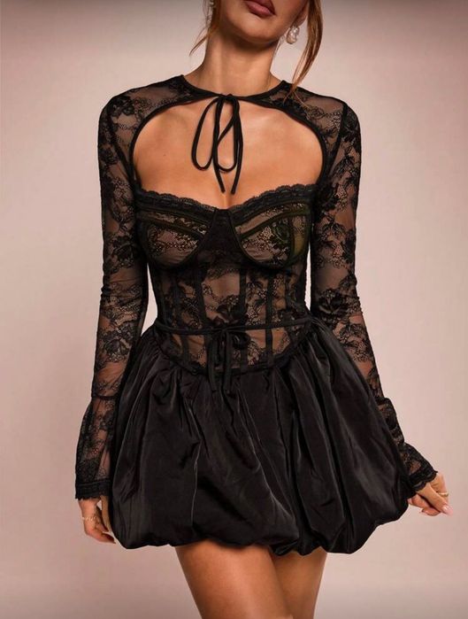 Дантелена малка рокля