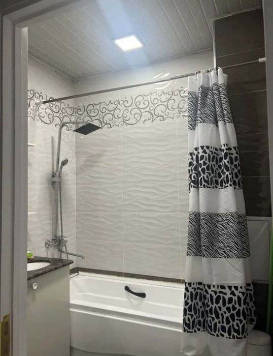 1-но комнатная. Абая. Посуточно