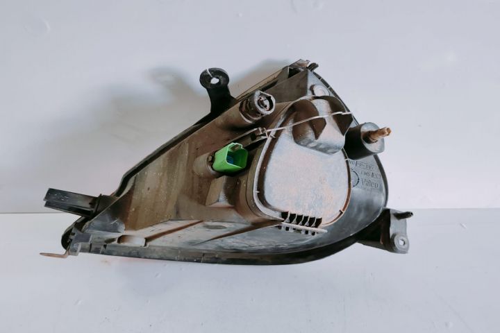 Far Dreapta Ford Ka prima generatie