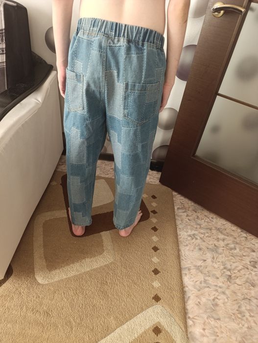 Продам для мальчика костюм и джинсы.