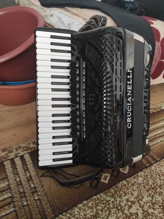 АКОРДЕОН Crucianelli 120 баса