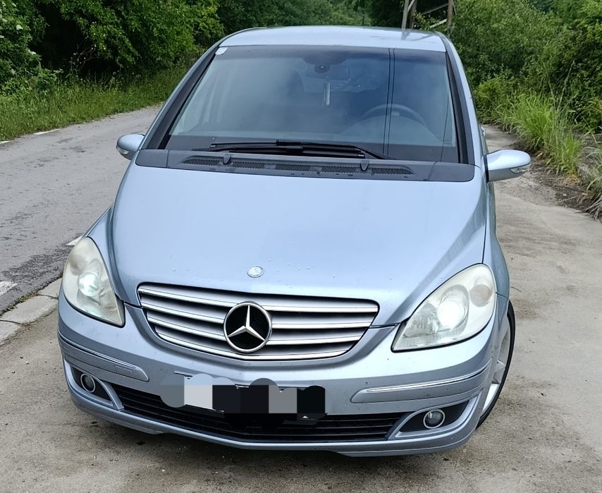 Автомобил mercedes B 180