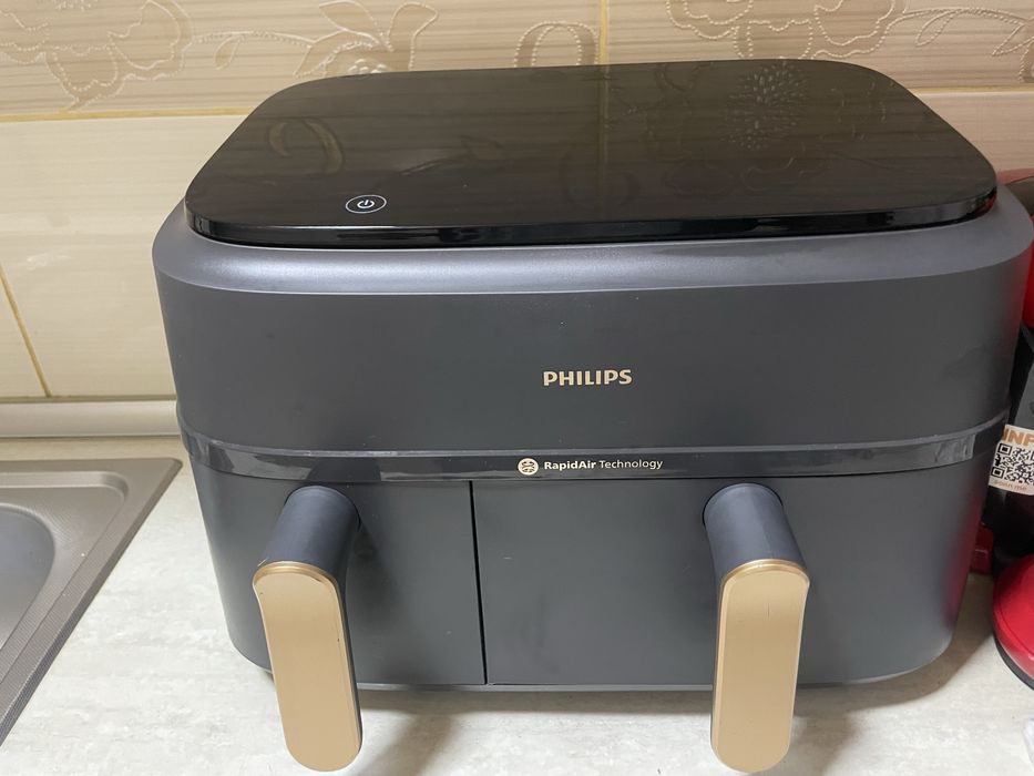 AirFryer  XXL cu doua compartimente.