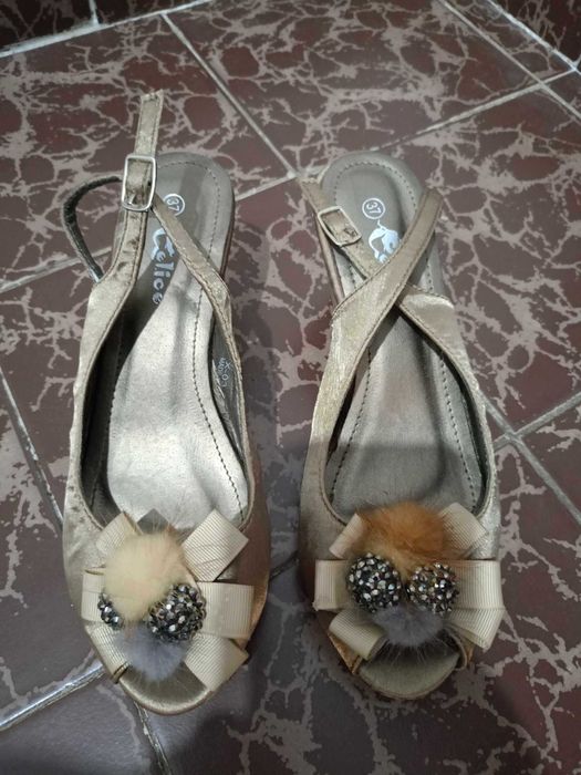 Дамски обувки с ток