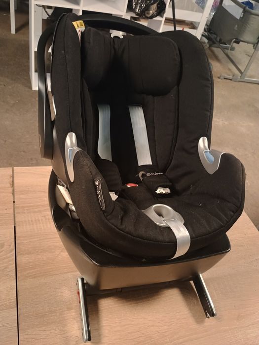Столче за кола Cybex Aton Q Plus с база Q-fix