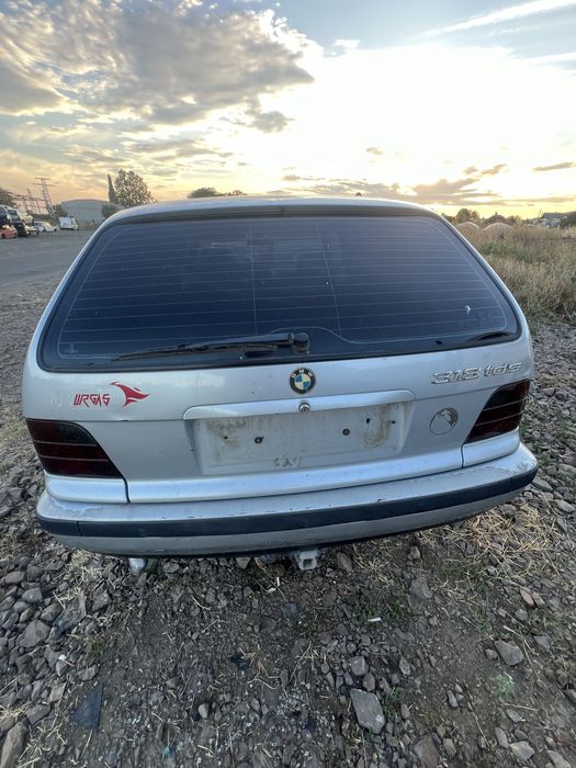 Bmw 318 2.0 143ph  2003g  та НА ЧАСТИ