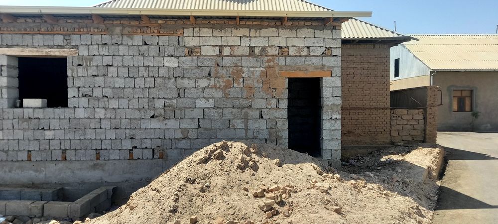 Соавто тарафда куриб битказилмаган ховли сотилади срочна