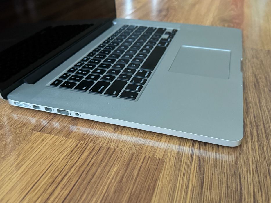 15.4' Retina Core i7 Apple MacBook Pro Mid 2015 16GB RAM/512GB SSD/Iris Pro/Бат. 6ч.