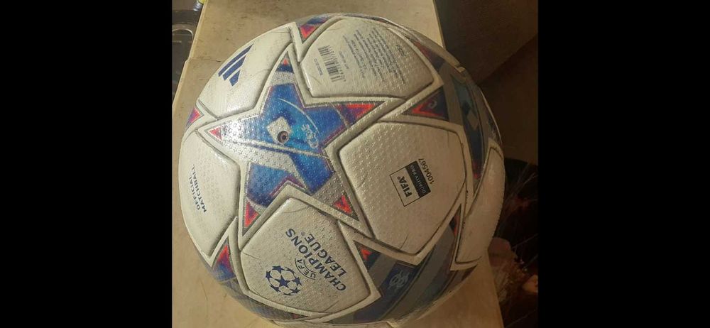 Официална топка Adidas UEFA Champions League Official Ball Size 5