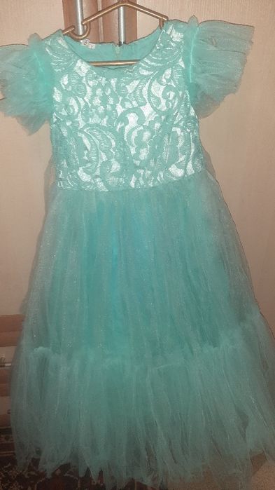 Платья нарядные для девочки