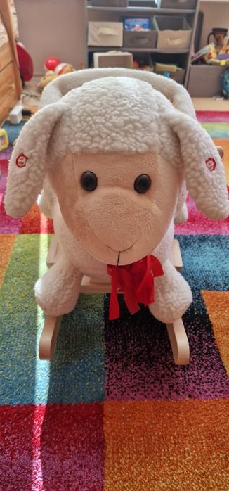 Люлееща се овца Моли