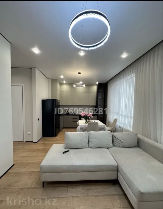 продам две люстры