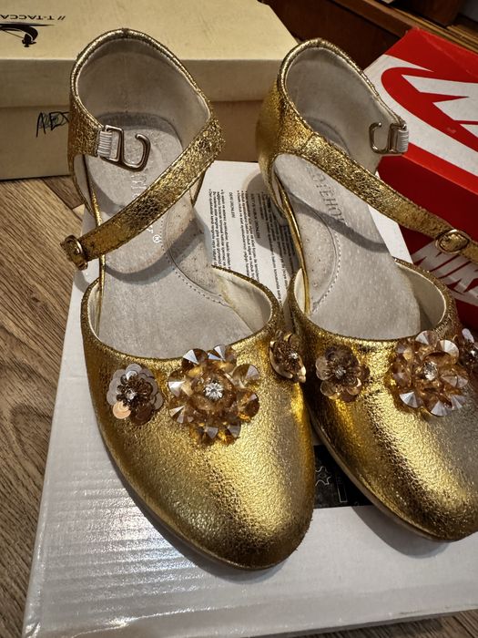 Срочно ! Продам туфли детские 34 размер