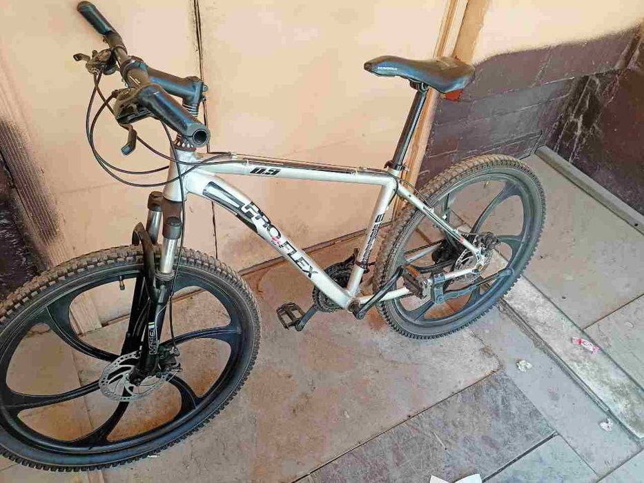 Велосипед сотилади,алюмин рама енгил,сака диска 26 размер