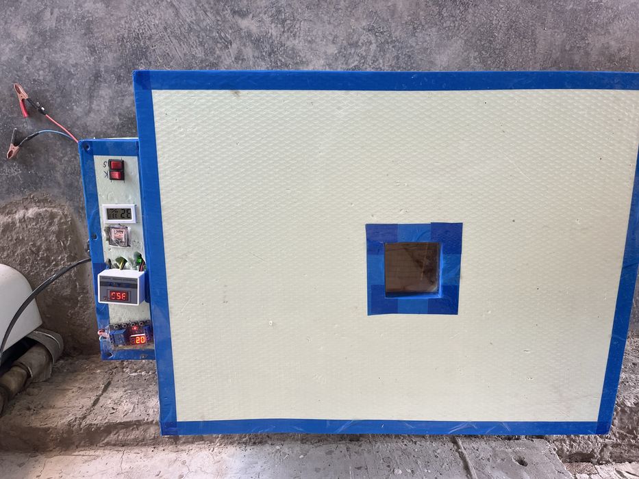 Inkubator sotiladi