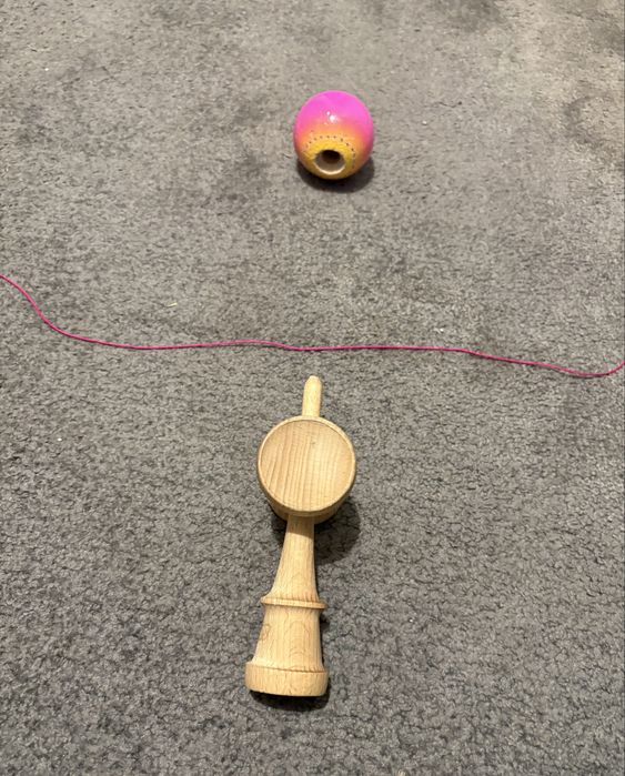 Kendama:Setup tama bisoi(Are grip.)+ken sweets