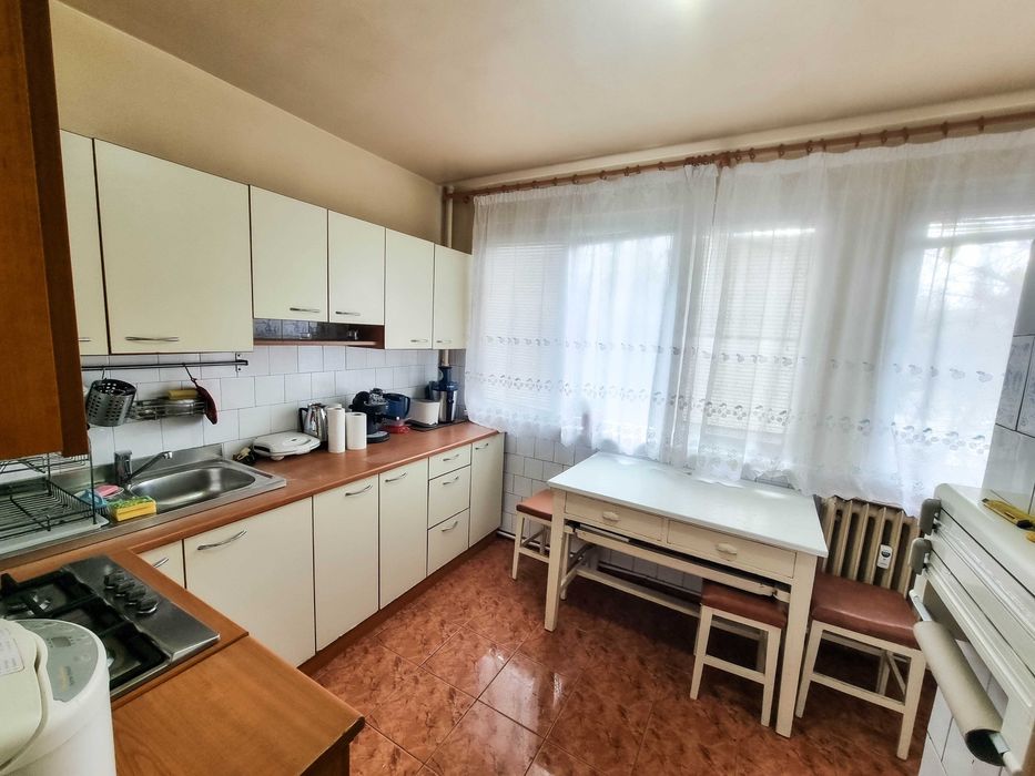 Apartament 3 camere de inchiriat imediat + loc parcare