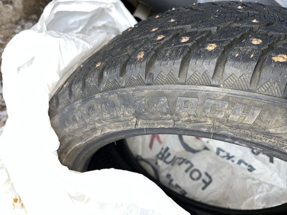 Зимние шины RoadMarch 215/50 R17