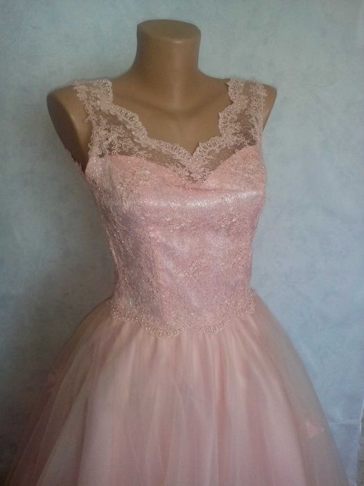 Продам платье новое