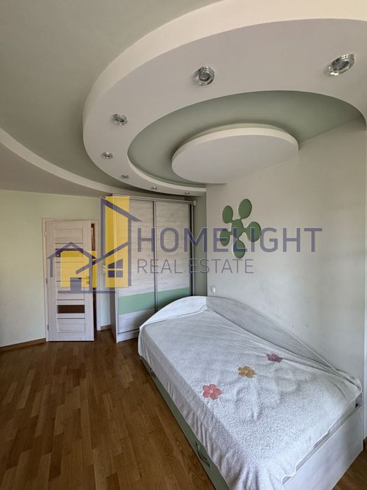 Тристаен апартамент в кв. Витоша