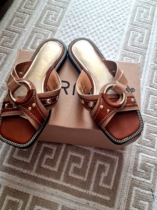 River Island saboti lejeri.Model deosebit.