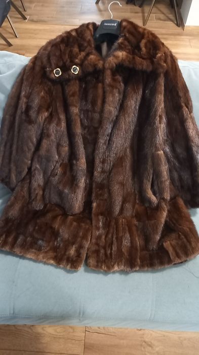 Кожено палто тип пелерина от визон