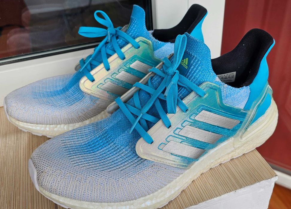 Adidași marimea 44