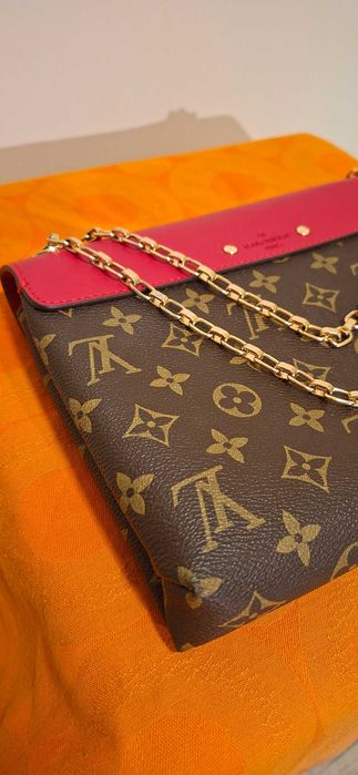 LOUIS VUITTON 'Monogram Canvas Saint Placide Cerise' В Червено