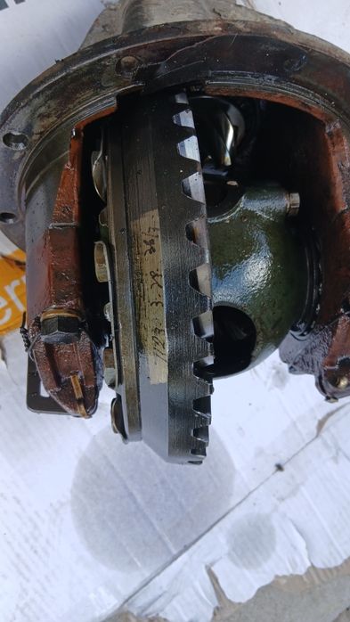 Vând piese Aro și IMS