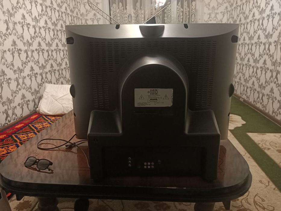 Продам телевизор