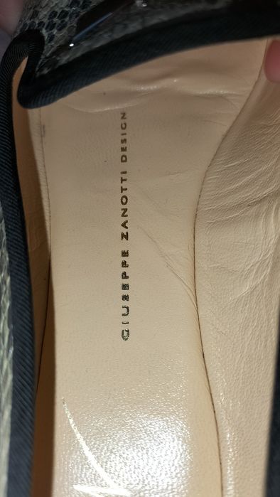 Vând balerini Giuseppe Zanotti