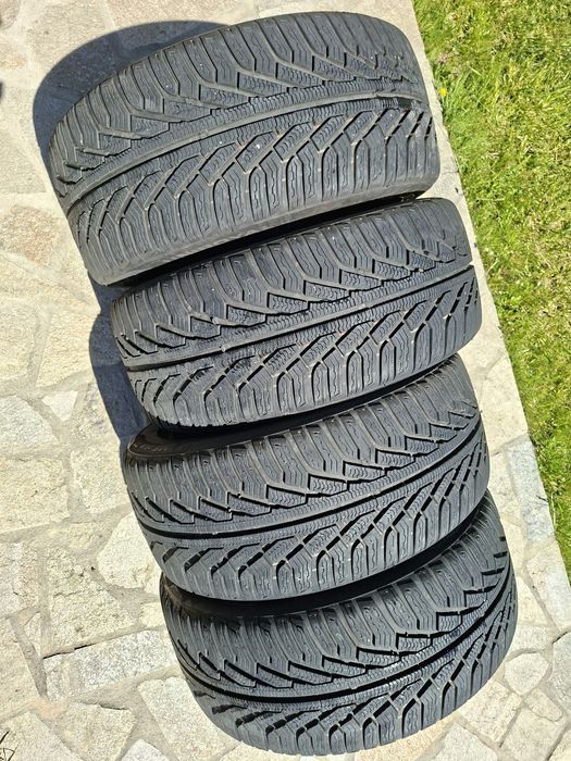 Зимни гуми Uniroyal 235 45 17