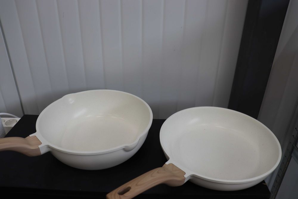 Комплект съдове и прибори за готвене Carote, 8 части