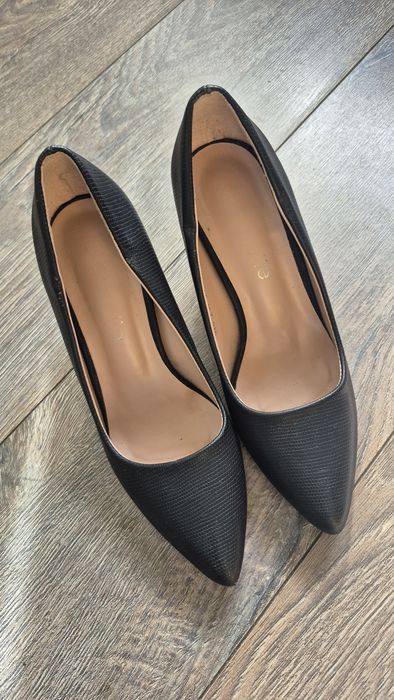 Pantofi cu toc eleganti
