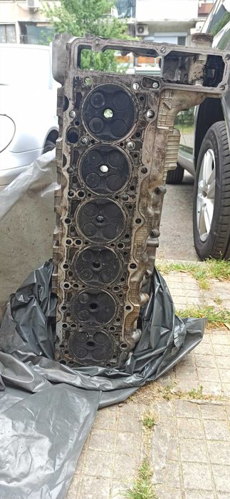 цилиндрова глава за Мерцедес  Е300TD (ом606) (за ремонт)