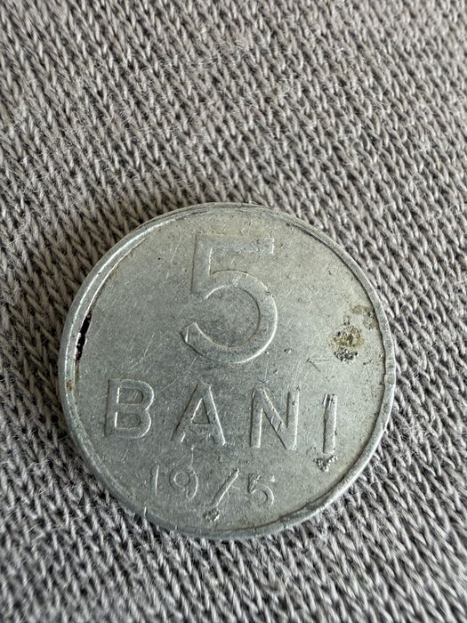 Moneda veche de 5 bani din 1975