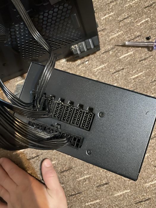 Vand sursa in stare foarte buna