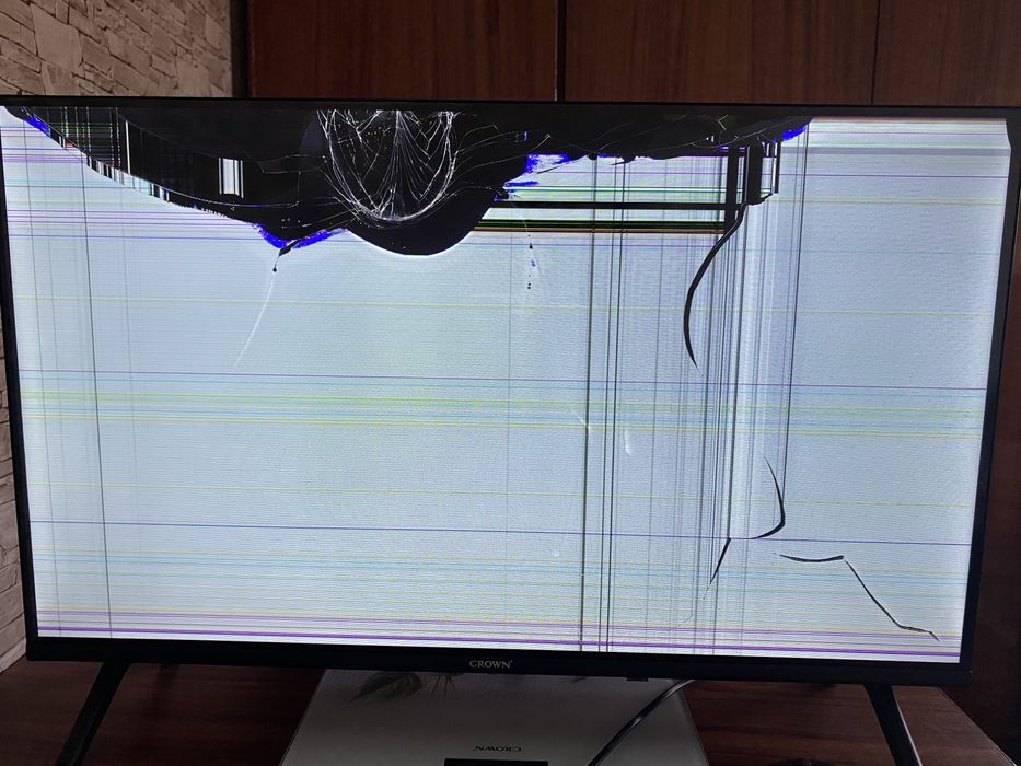 Телевизор Crown 32 (за части)