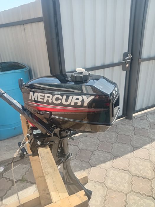 Продам лодочный мотор Меркури 3.3