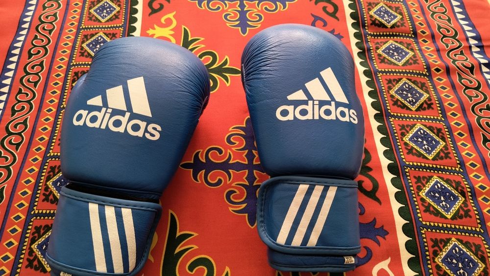 Перчатки    боксерские