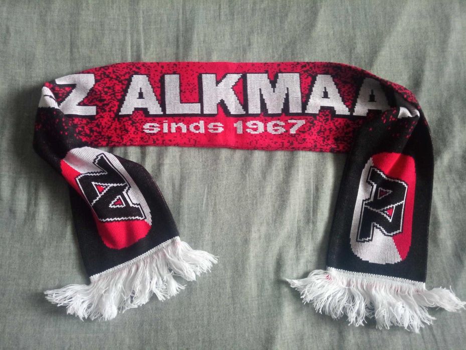 Шалове на футболни отбори и федерации