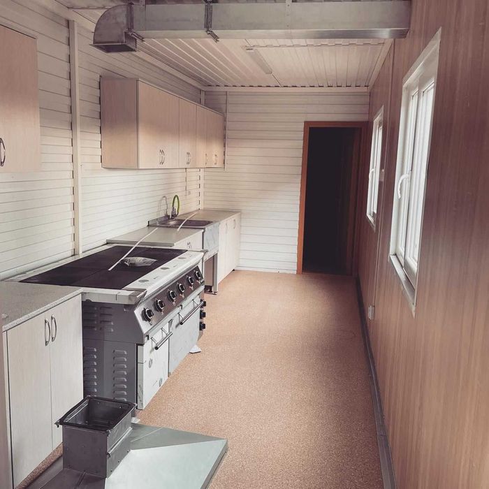 Столовая из контейнера