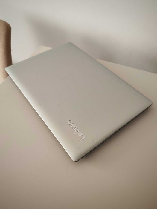 Vand sau schimb Laptop LENOVO ssd 2tb, 20gb ram, i5 8gen