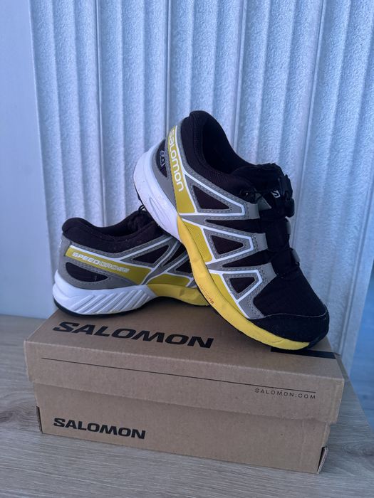 Детские кроссовки