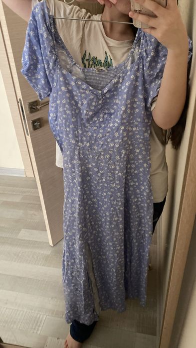 Продам платья новые