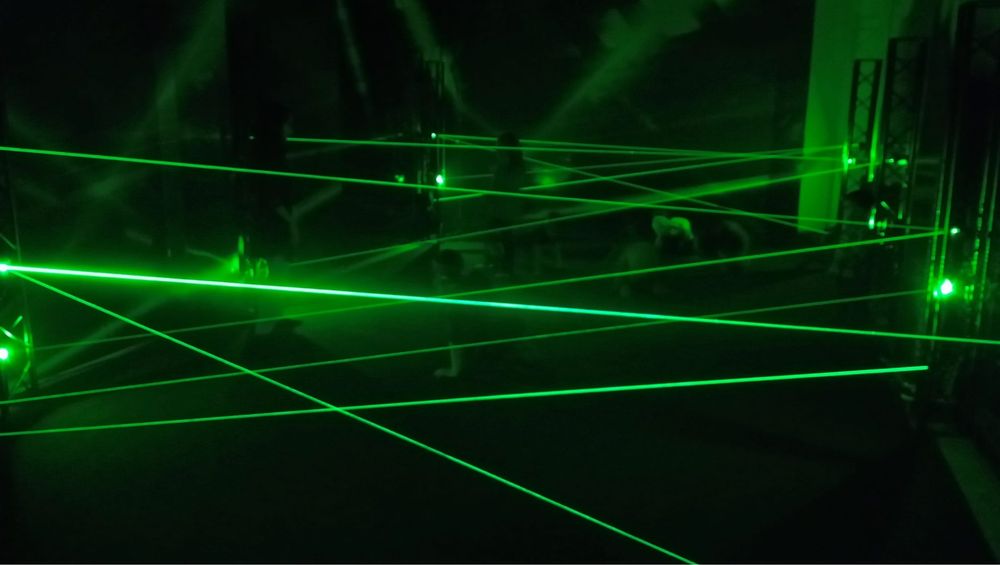 Laser maze -labirint de lasere