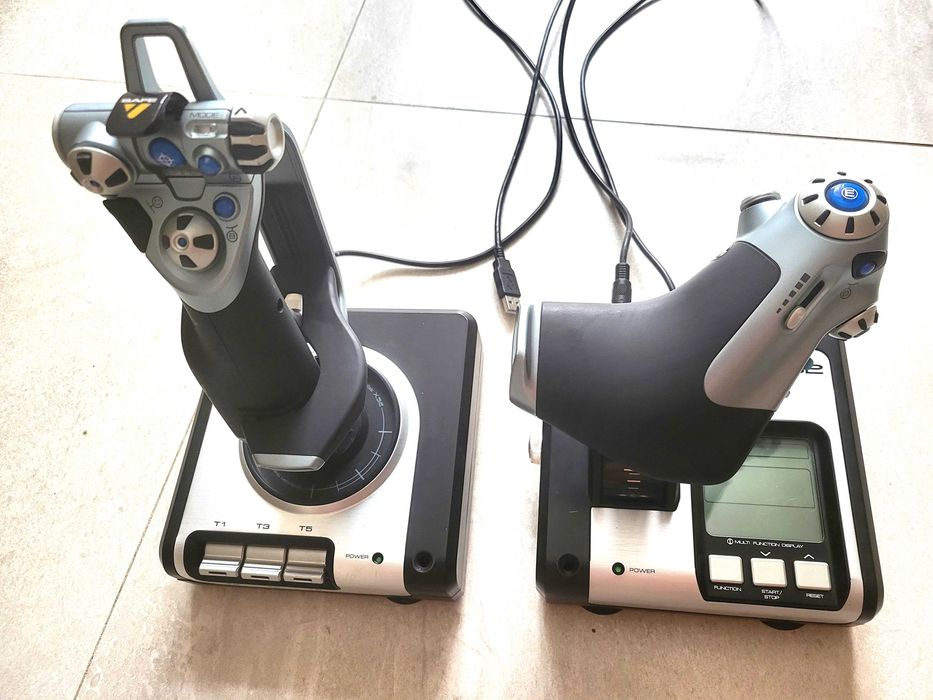 Джойстик Logitech Saitek X52 HOTAS в отлично състояние