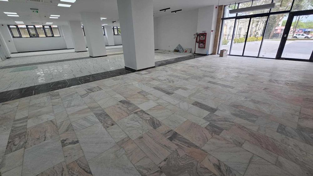 Spațiu Comercial de Închiriat – 370 mp – Ultracentral | Posibilitate Compartimentare – Spații de la 50 mp