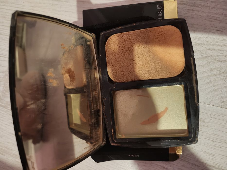 Оригинална пудра на Chanel опаковка